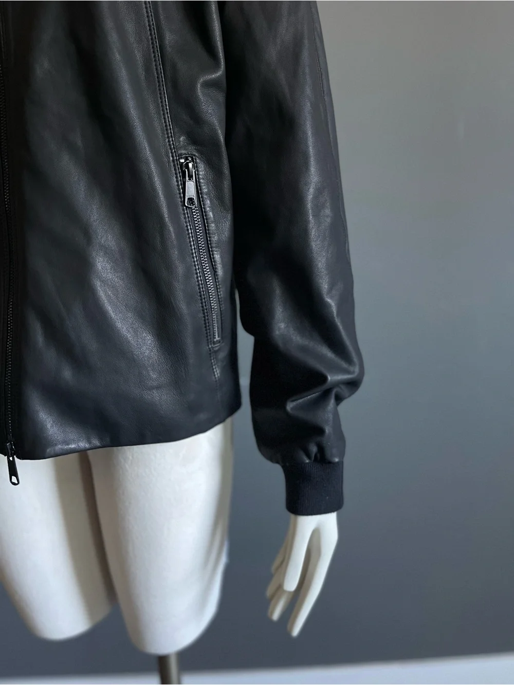 Vince Men’s M Black Lambskin Leather Racer Jacket Quiet Luxury Minimalist Unisex